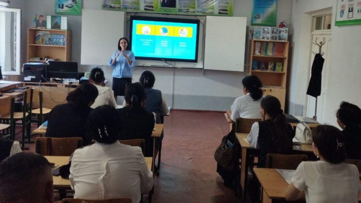 Mekteplerde oqıtıw hám bilimdi bahalawdıń jańa tártibi engizilmekte