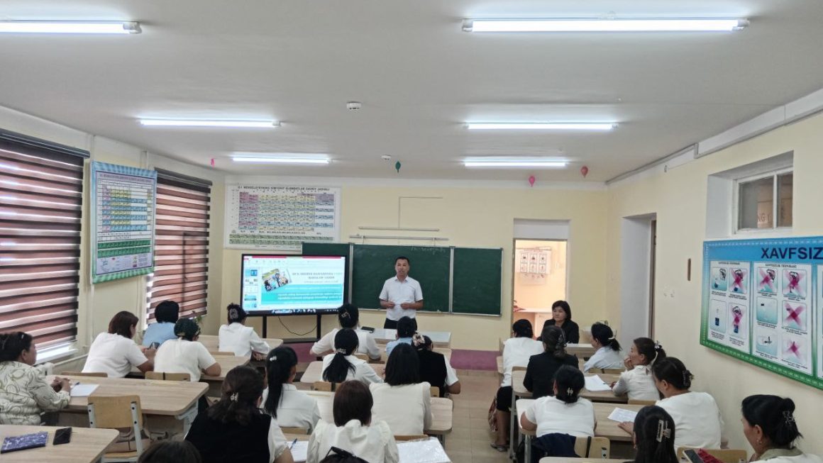 Pedagoglarǵa metodikalıq járdem kórsetildi.