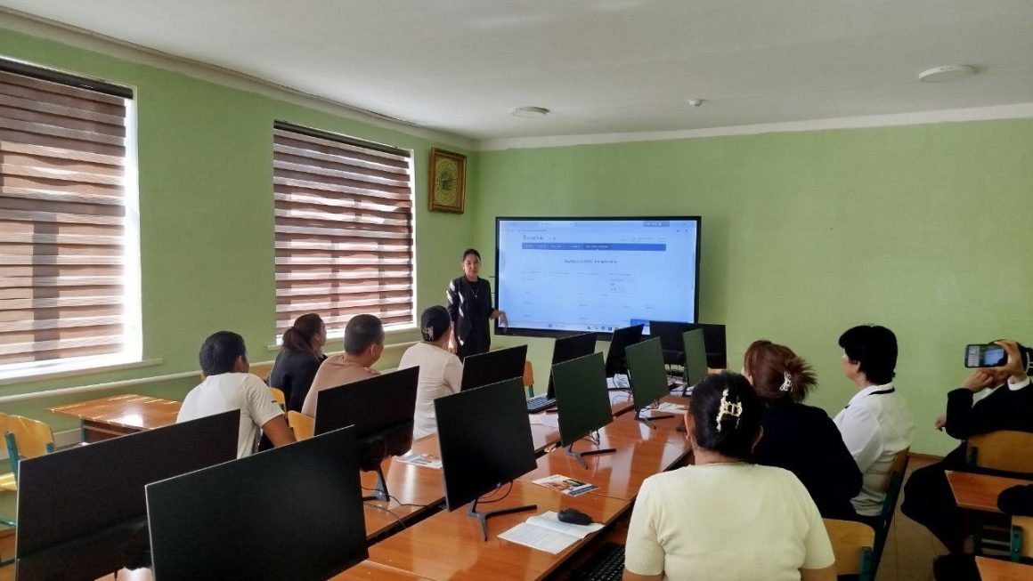 Mektep oqıtıwshılarına metodikalıq járdem kórsetildi