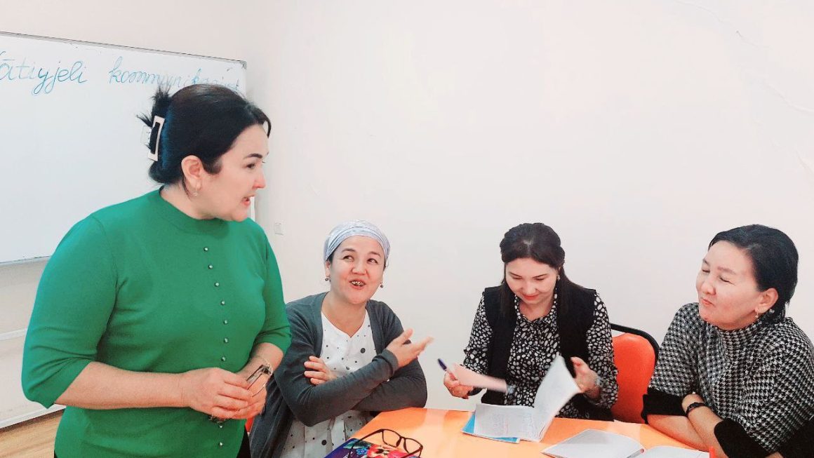 Oqıwshılardıń  kommunikativlik kompetenciyaların rawajlandırıwdıń áhmiyetliligi» atamasında seminar-trening shólkemlestirildi