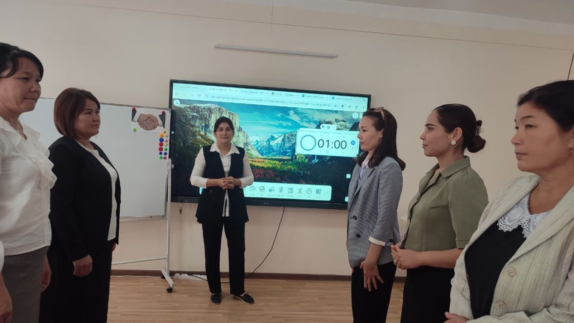 Ayni-paytda  “Hamkorlikda ishlash va muloqot ko‘nikmalarini rivojlantirishning zamonaviy metodlari” mavzusida seminar – trening mashg‘uloti o‘tkazilmoqta