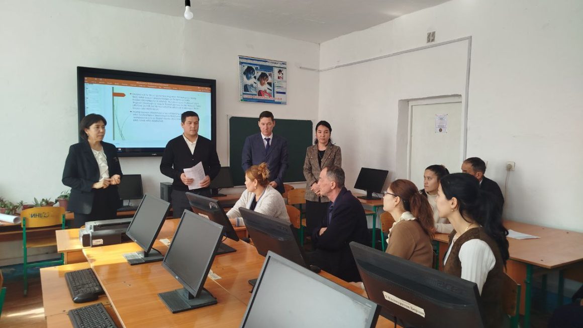 Taqıyatas rayonı 15-sanlı ulıwma orta bilim beriw mektebinde mànzilli Metodik-tur òtkerildi.