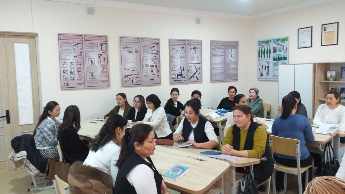 Ingliz tili o‘qituvchilari uchun «KRK» tadbirlari tashkil etildi