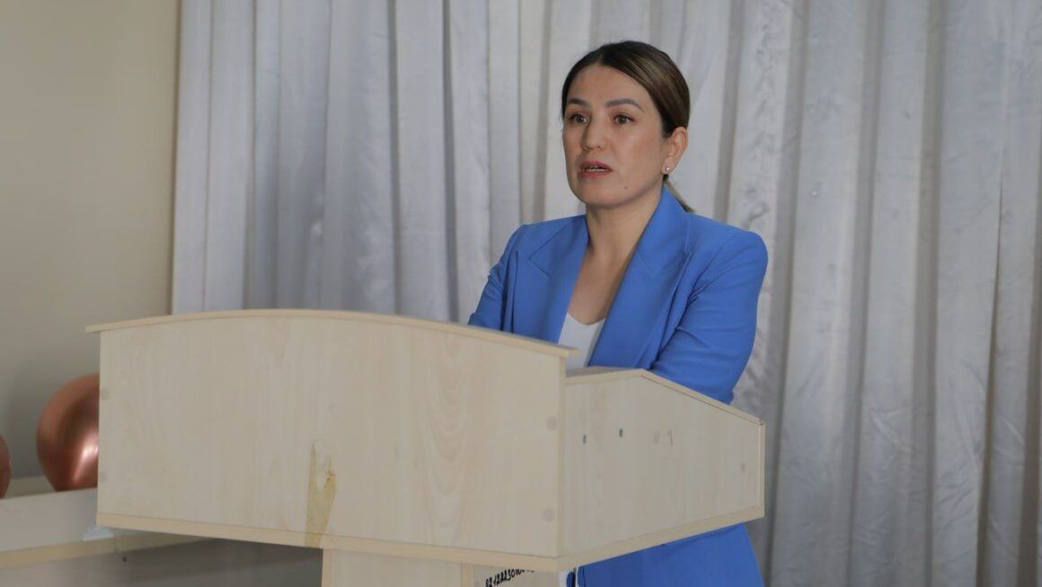“Jańa oqıw jılında ustazlardıń sheberligin arttırıw”