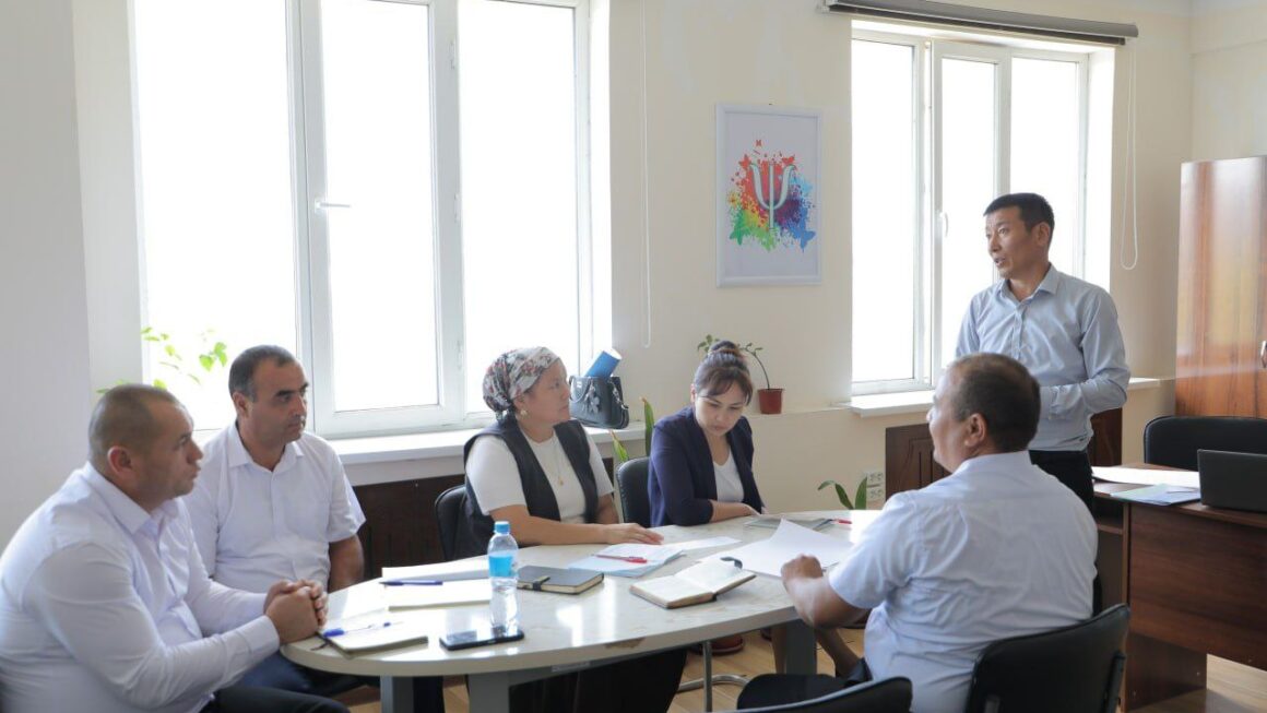 Oqıwshılar qáwipsizligin támiyinlewde direktor orınbasarınıń wazıypası
