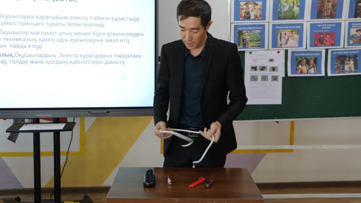 100 soatlik malaka oshirish kursi tinglovchilarining yakuniy attestatsiyasi