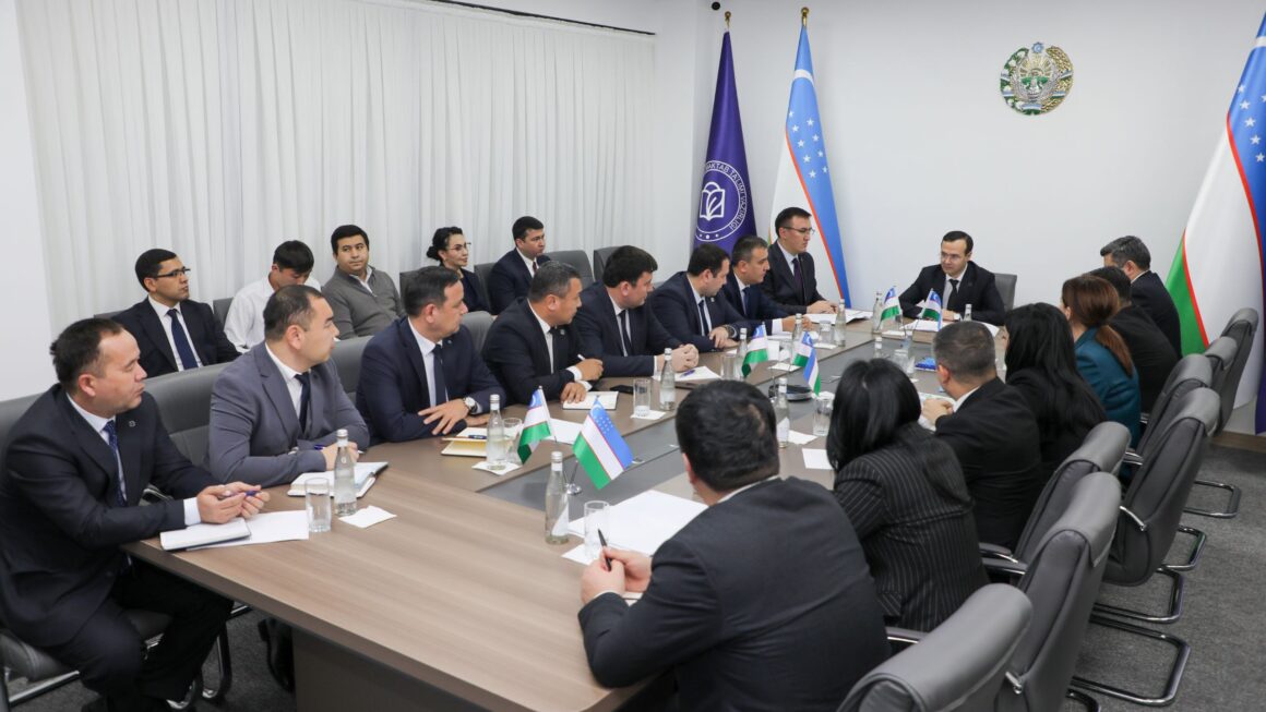 Mektepke shekemgi hám mektep bilimlendiriwi sistemasın rawajlandırıwǵa baǵıshlanǵan oqıw seminarı