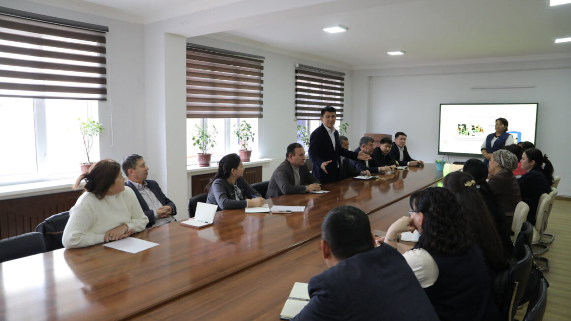 #Ashıq_sáwbet  Professor-oqıtıwshılar tárepinen ótkeriletuǵın seminar-treningler boyınsha ashıq sáwbet