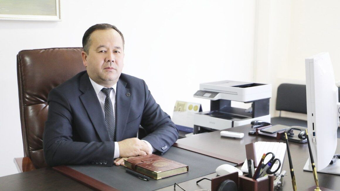 QÁDIRLI WATANLASLAR, HÚRMETLI USTAZLAR HÁM KÁSIPLESLER!