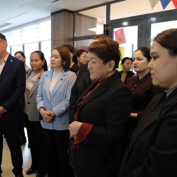 #Ashıq_esikler_kúni Keleshek áwlad tálimi: Nókis qalasındaǵı Prezident mektebinde tájiriybe almasıw