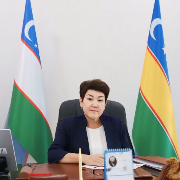 ÁZIZ HÁM HÚRMETLI ANALAR, QÁDIRLI APA-SIŃLILER!