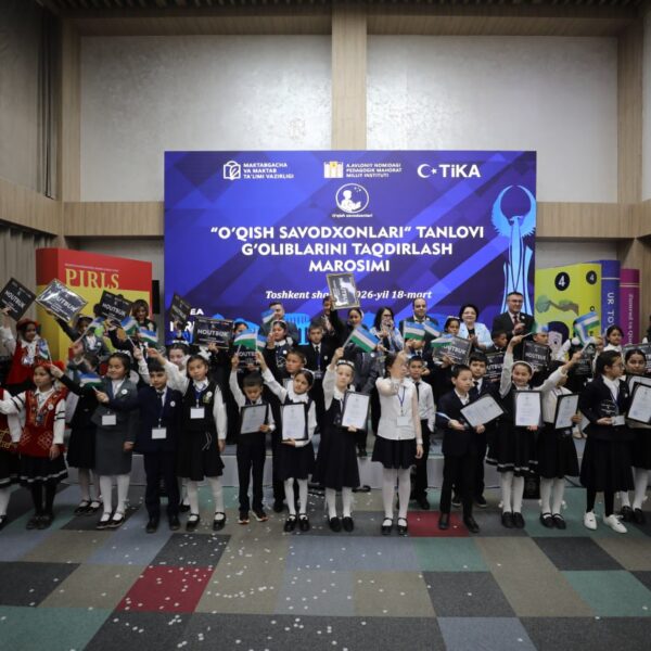 “Oqıw sawatlıları” tańlawınıń jeńimpazları noutbuk hám planshet penen sıylıqlandı