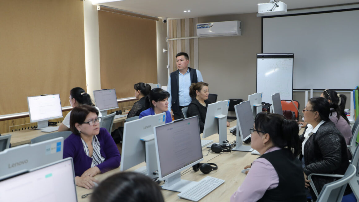 Qánigelik arttırıw kursı tıńlawshıları ushın juwmaqlawshı test sınaqları baslandı