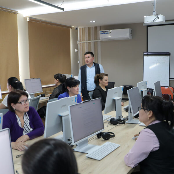 Qánigelik arttırıw kursı tıńlawshıları ushın juwmaqlawshı test sınaqları baslandı