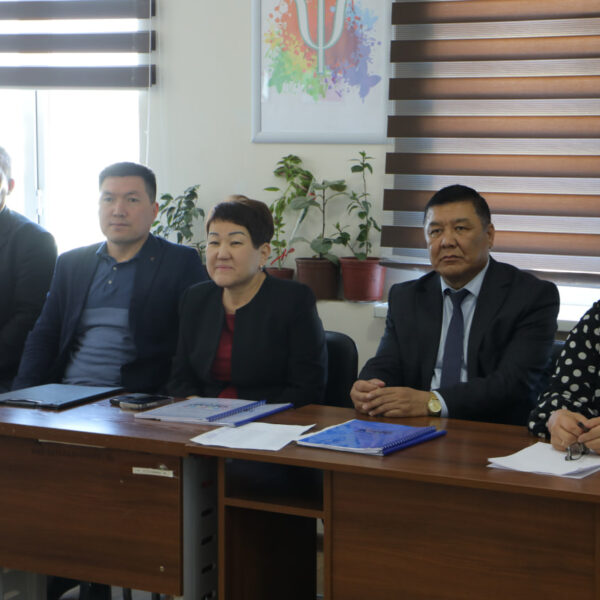 Qánigeligin arttırıw kursı tıńlawshılarınıń juwmaqlawshı attestaciya sınaqları ótkerilmekte