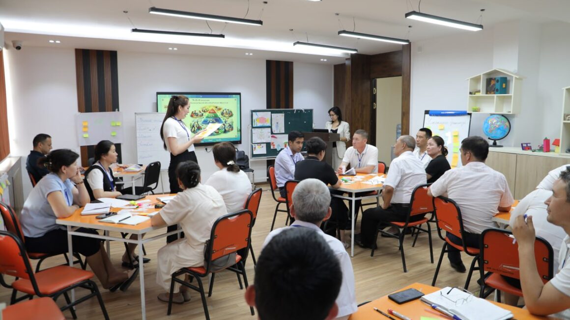 Qaraqalpaqstan Respublikası pedagogikalıq sheberlik orayında mekteplerde Íqlım bilimlendiriwin engiziwge qaratılǵan seminar-trening tabıslı juwmaqlandı.