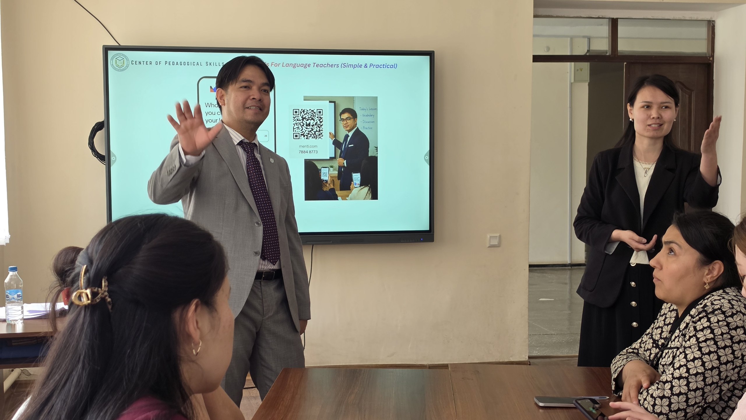 Bilimlendiriwde sanlı texnologiyalar: ámeliy seminar ótkerildi