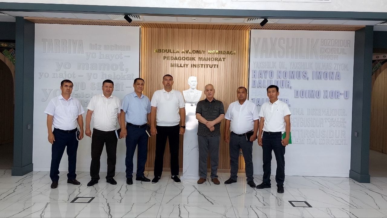 Pedagoglardıń kásiplik potencialın arttırıwǵa qaratılǵan qánigelik arttırıw kursları dawam etpekte