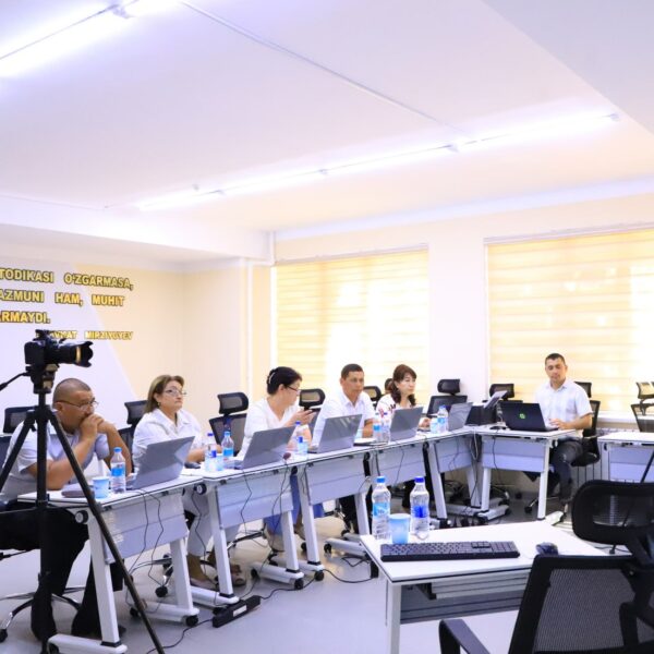Qaraqalpaqstan Respublikası Pedagogikalıq sheberlik orayınıń professor-oqıtıwshıları “Jıl oqıtıwshısı” tańlawı tóreshileri quramında qatnaspaqta