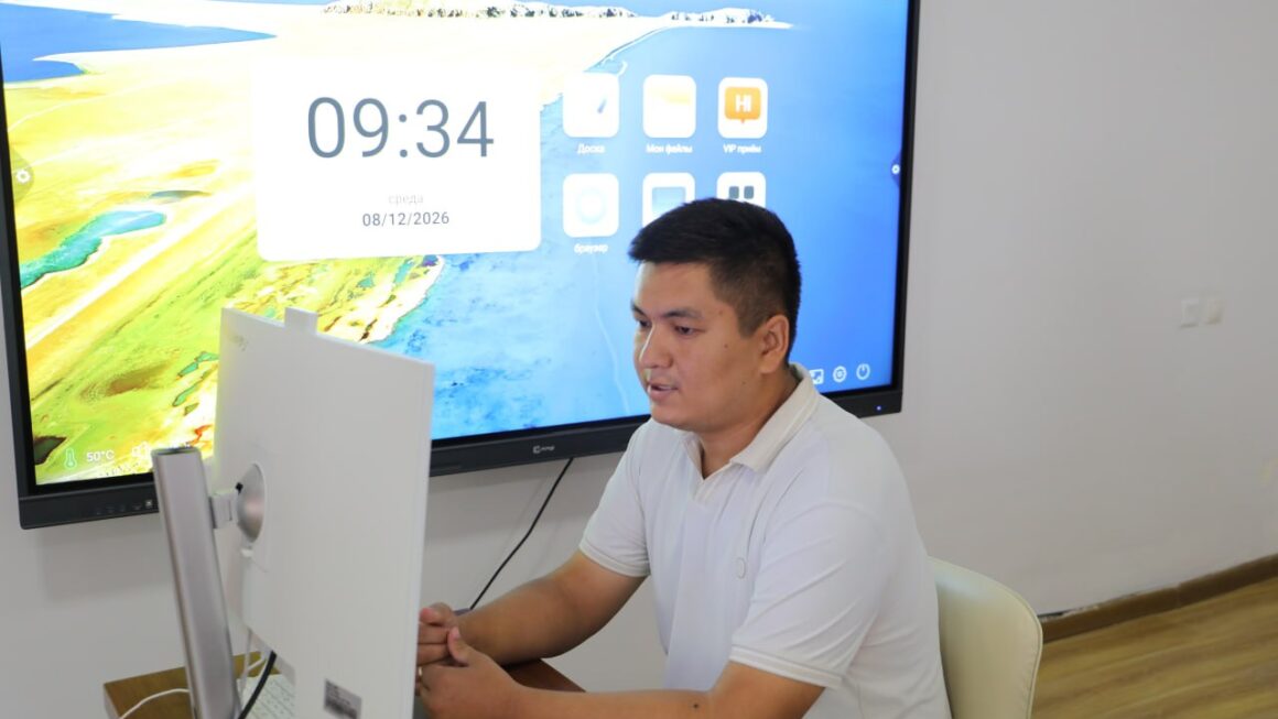 Mentor-oqıtıwshılıqqa talabanlar menen onlayn sáwbetler ótkerildi