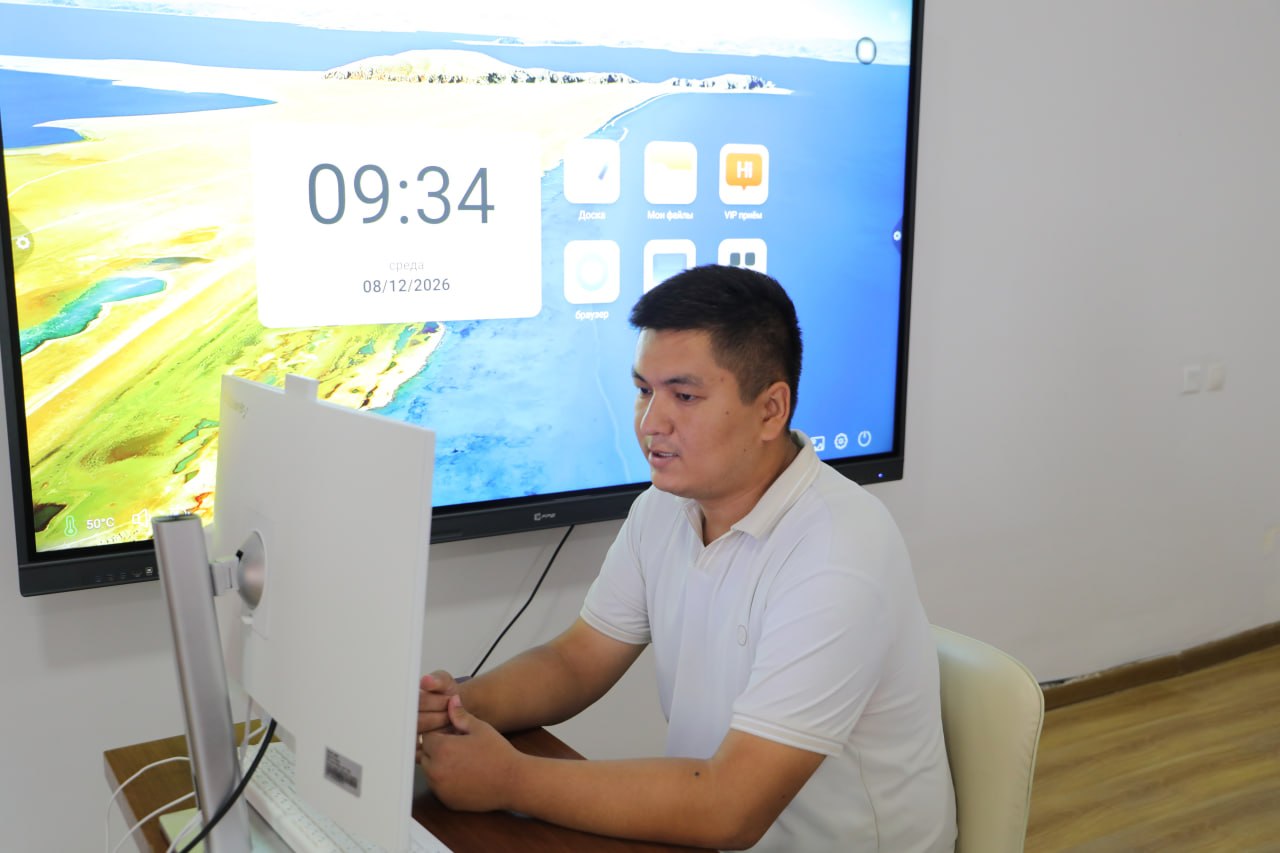 Mentor-oqıtıwshılıqqa talabanlar menen onlayn sáwbetler ótkerildi