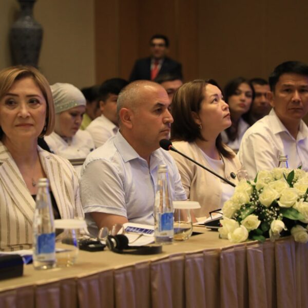 Qaraqalpaqstan Respublikası Pedagogikalıq sheberlik orayınıń professor-oqıtıwshısı jetilistirilgen Milliy oqıw baǵdarlamasınıń prezentaciyasında qatnastı