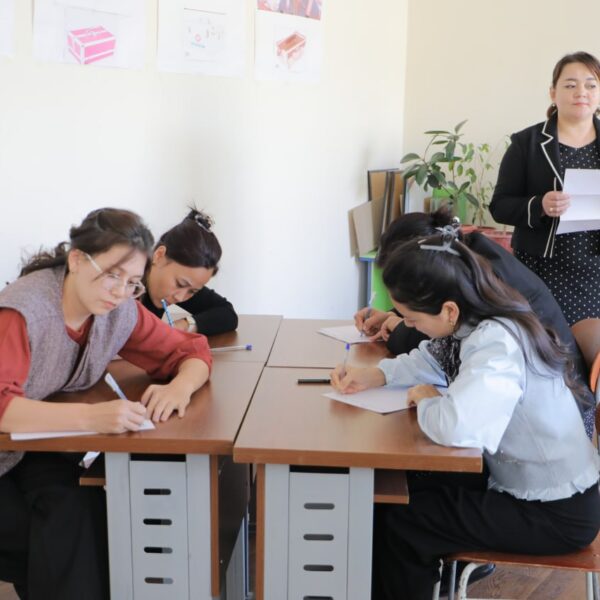 “Sawatlı pedagog” diktant tańlawı ótkerildi